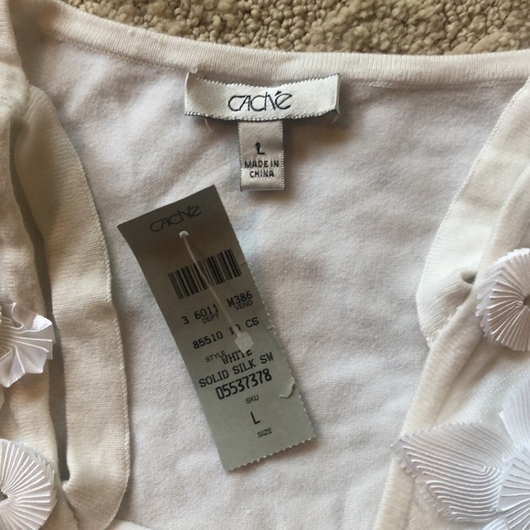 Top with flowers - Picture 4 of 4